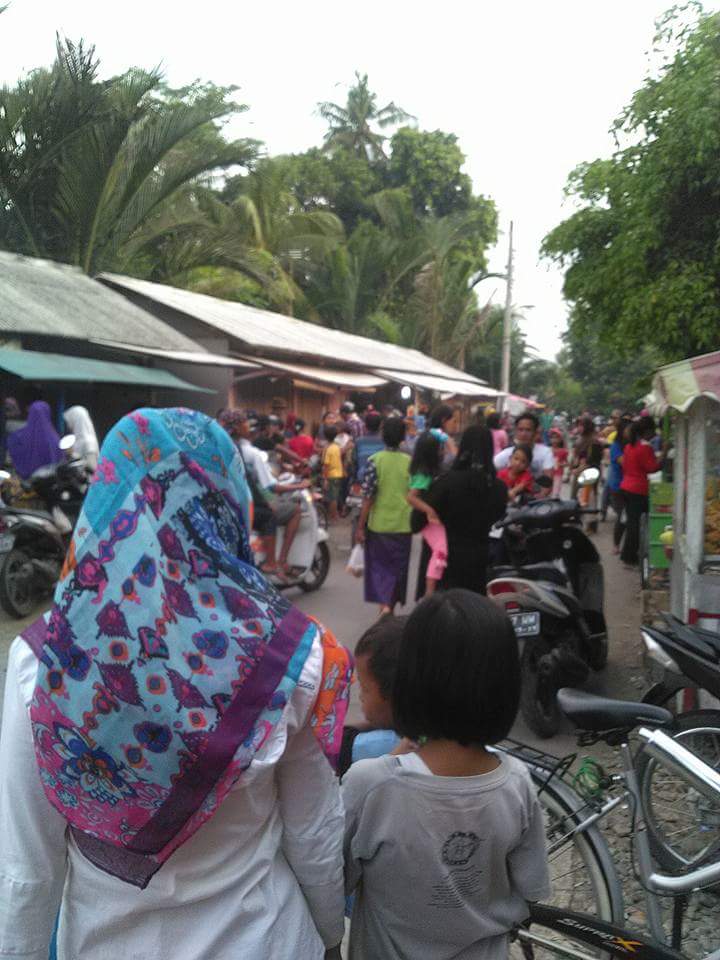 RumahPangan's tweet photo. Pasar Semut di Desa #Sidokare Ampelgading Pemalang https://t.co/nF5Eq82FRH