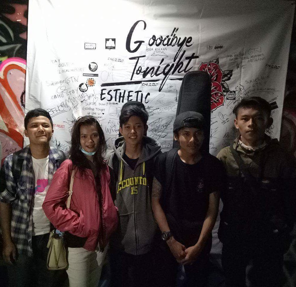 digressionhc's tweet image. At Rossi Music Fatmawati