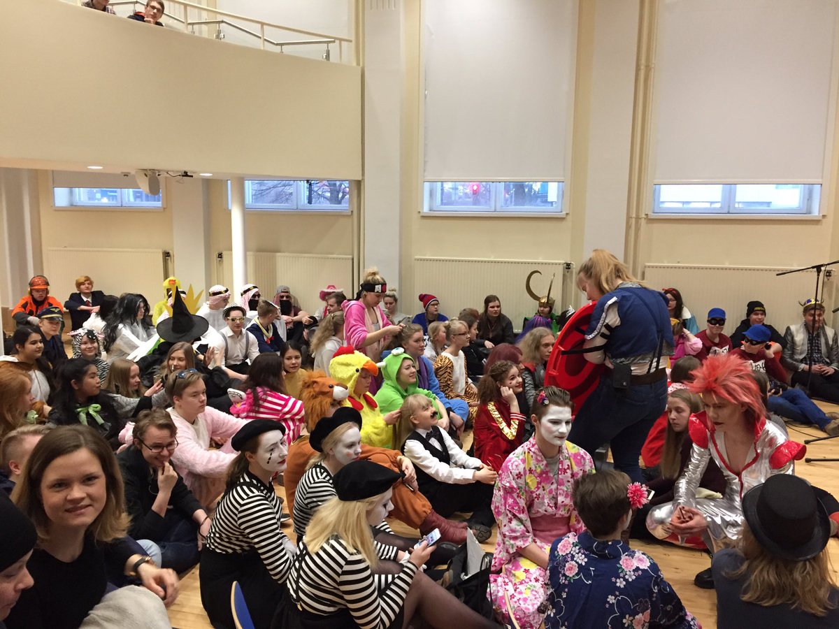 Klassillinen lukio tweet media