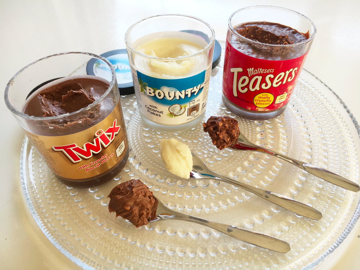 KRuoka's tweet photo. Twix-, Teasers- ja Bounty-suklaapatukoiden maut nyt levitteinä! Tuunaa näillä veikeät laskiaispullat! https://t.co/petimY2B1p @Transmerioy https://t.co/SVW8YQ8Hdn