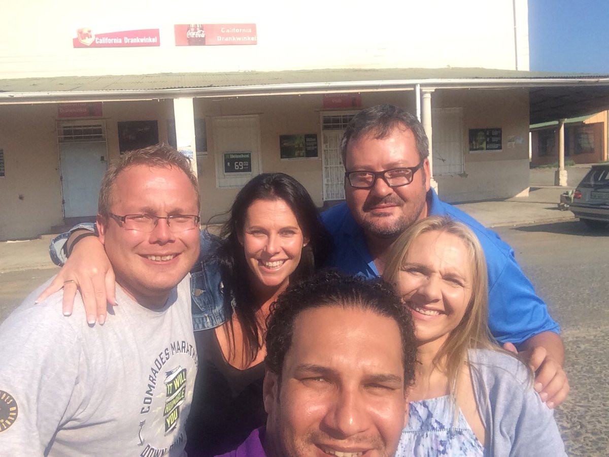 Laurenterras's tweet photo. Our mandatory #HotelCaliforniaDrankwinkle stop #HelloWinburg #CartrackCheetahsGolfDay #YesThisEarly #WhenOnTour https://t.co/KUlZYQ0h0W