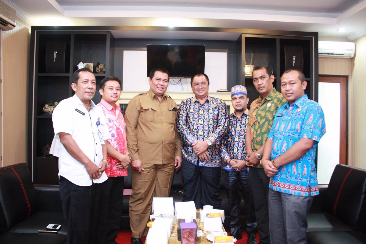 Kamis ,16 Februari 2017. Pimpinan DPRD Bp. Drs H. Ilwani dan Bp. Dedhy Prayogo, SE menerima Kunker dari DPRD Kab. Lamandau Prov. Kalteng