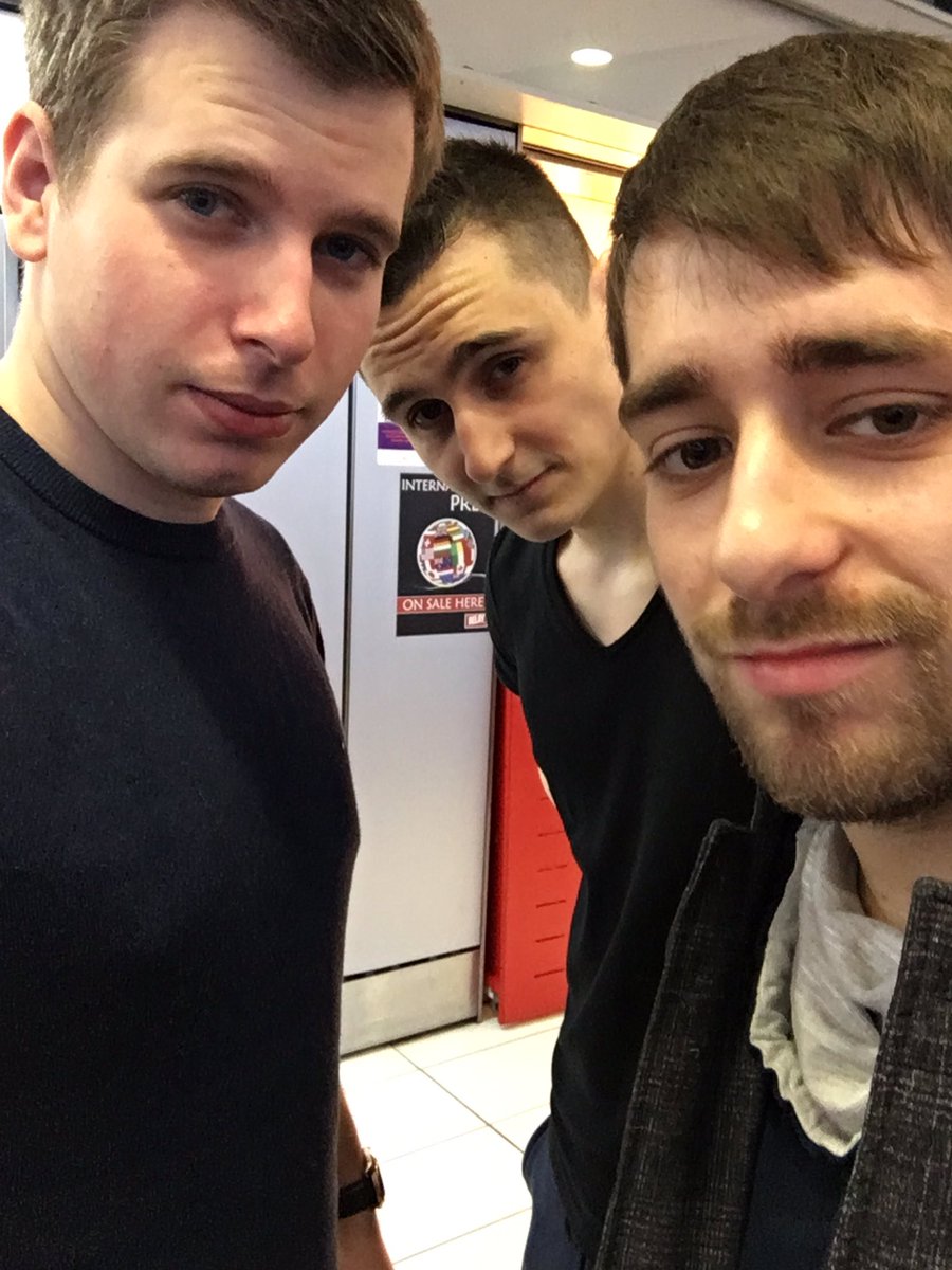 DF_aKm's tweet photo. Vegas, we're coming https://t.co/Loo6sri882