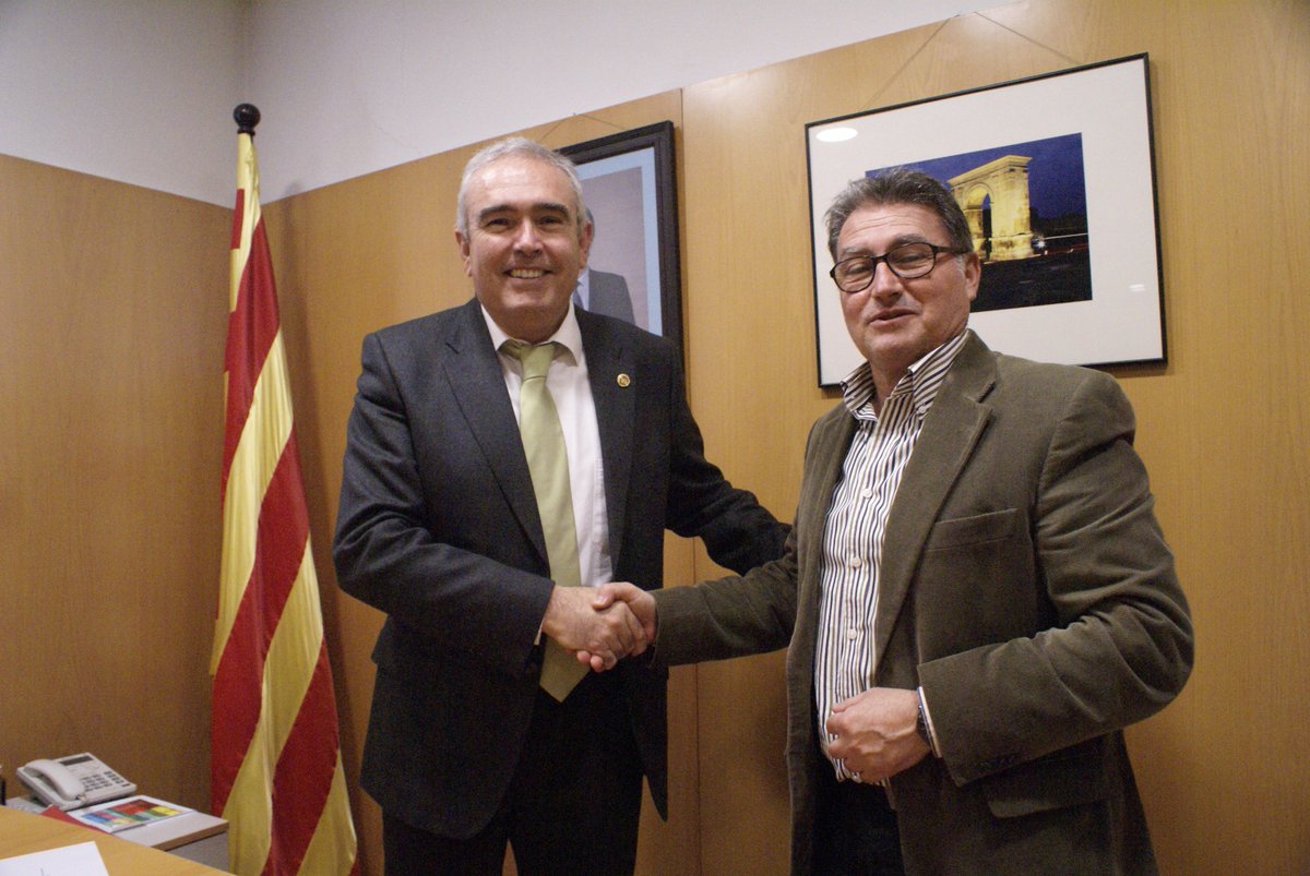 ACTE DE SIGNATURA DEL CONVENI AMB EL CONSELL COMARCAL DEL TARRAGONÈS :: cetarragones.cat/noticies/312/a…