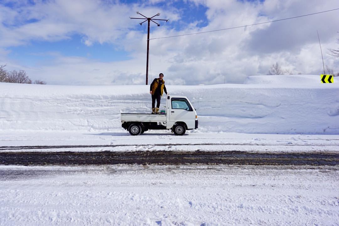 @loviejosh showing us how much its snowed, Thank you snow gods!