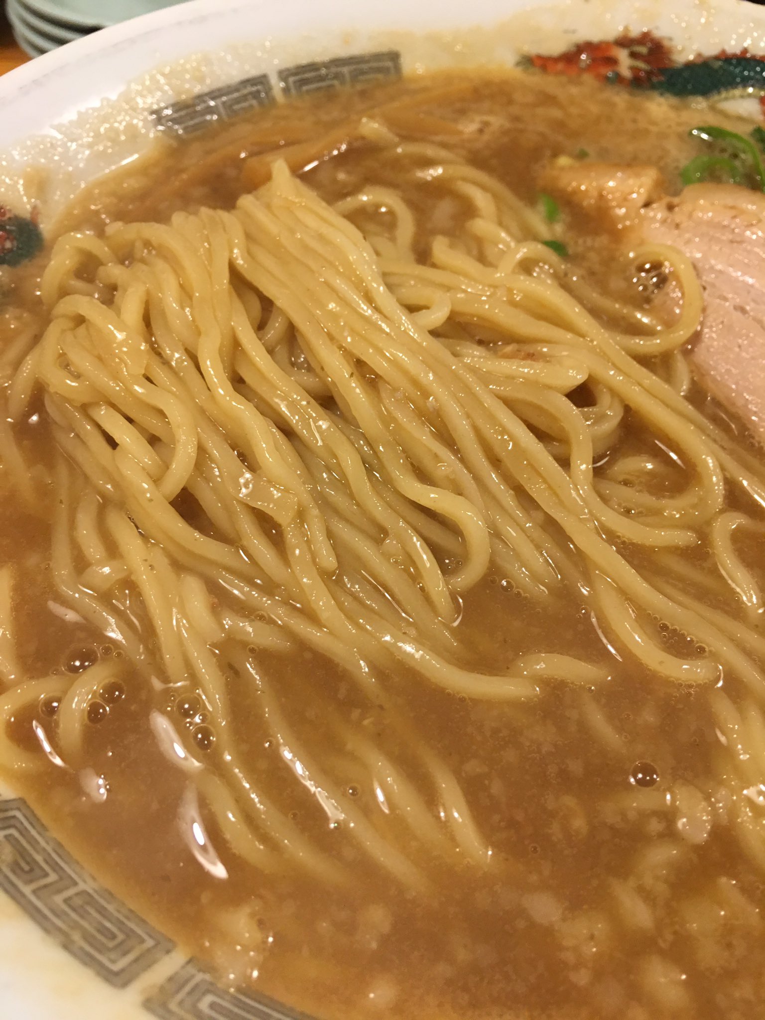 かず チーム センベロ 弁慶ラーメン 黒チャーハン 弁慶ラーメン 本店 京都市伏見区横大路下三栖宮ノ後 高粘度で重厚なボディではあるが 旨味が伝わってこないし黒醤油を使ったカエシも弱く これでボヤけていると思えてしまう内容 黒チャーハンも かず チーム センベロ 弁慶ラーメン 黒チャーハン 弁慶ラーメン 本店 京都市伏見区横大路下三栖宮ノ後 高粘度で重厚なボディではあるが 旨味が伝わってこないし黒醤油を使ったカエシも弱く これでボヤけていると思えてしまう内容 黒チャーハンも