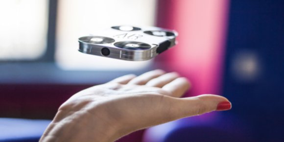 eventgoodies's tweet photo. Met de AirSelfie breng je je evenement in beeld vanuit de lucht https://t.co/0Pyb03mrcr /Gevonden door @MaaikeHoogenb https://t.co/8sR2Aq0K9O