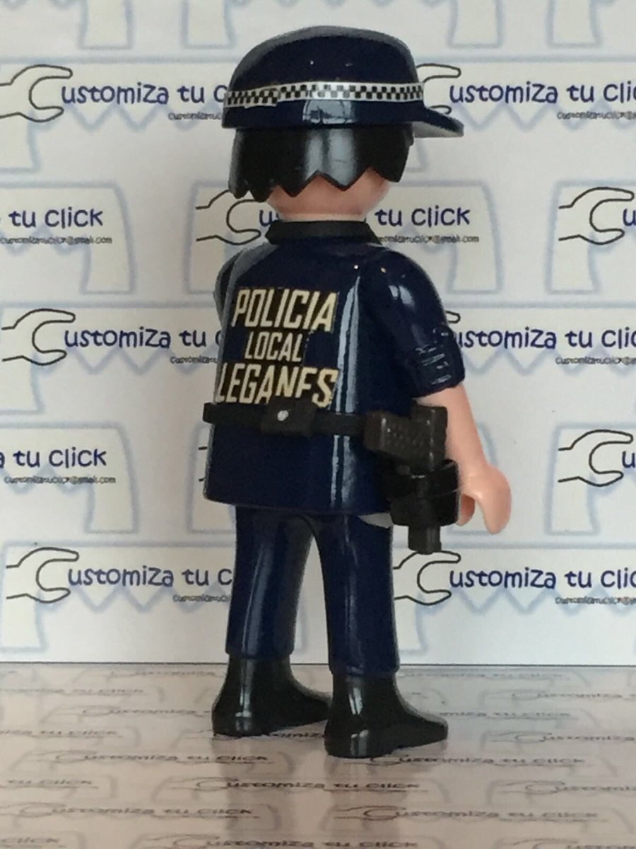 CustomizaTuClic's tweet photo. Más encargos!!! Policía local de Leganés con uniforme antiguo #leganes #policialocaldeleganes #policia https://t.co/nDCgD00Dfv