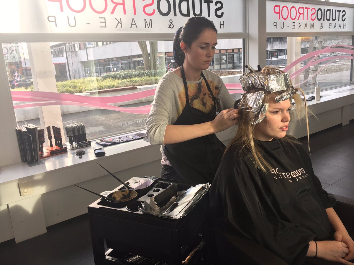 muaCharlotte's tweet photo. Almost weekend! time to relax and get your hair gorgeous at #StudioStroop 👌🏽✨https://t.co/9oktHYWPo7 #KevinMurphy #BarBoon https://t.co/gam1OUN1vC
