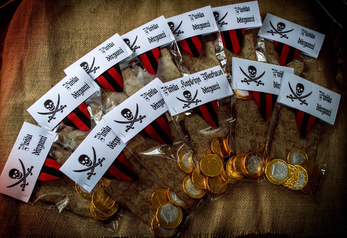 Ballites's tweet image. Šonedēļ ciemos gaidam Pirātus!
Rūķis tiem sarūpējis īpašus dārgumus. 
Ja arī savā ballītē vēlies tematiskās dāvaniņas, jautā Rūķim!