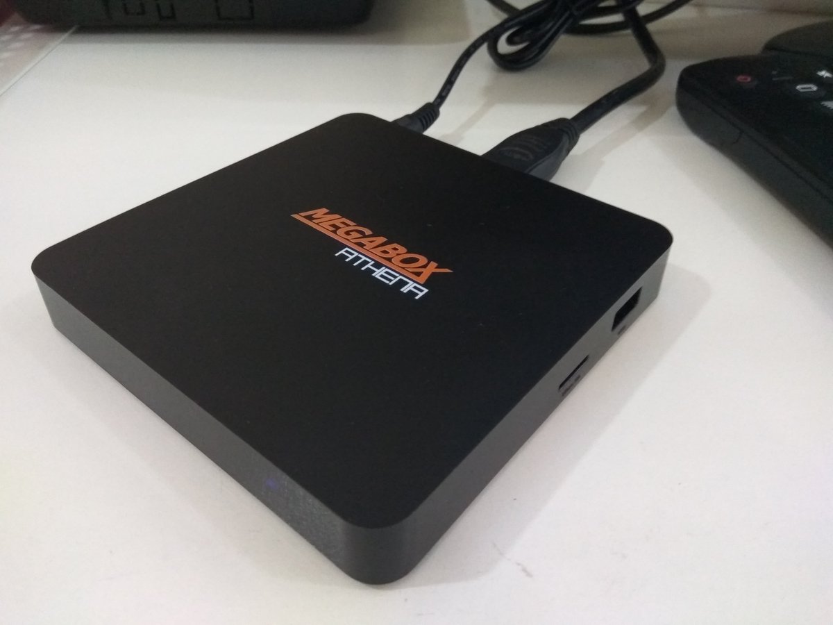 megaboxindo's tweet photo. Cukup sambungkan kabel HDMI dan adapter, MEGABOX ATHENA siap menjadikan TV biasa menjadi Smart TV berkelas! #AndroidTV #SmartTV #Megabox https://t.co/CTBxeLPx5M