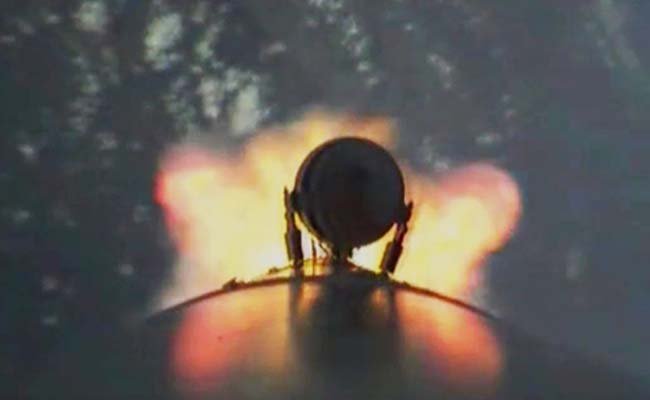 AkashvaniAIR's tweet image. One for the 'selfie' (camera) 📷

#ISRO receives "#selfie" from #PSLVC37 as 104 satellites were launched