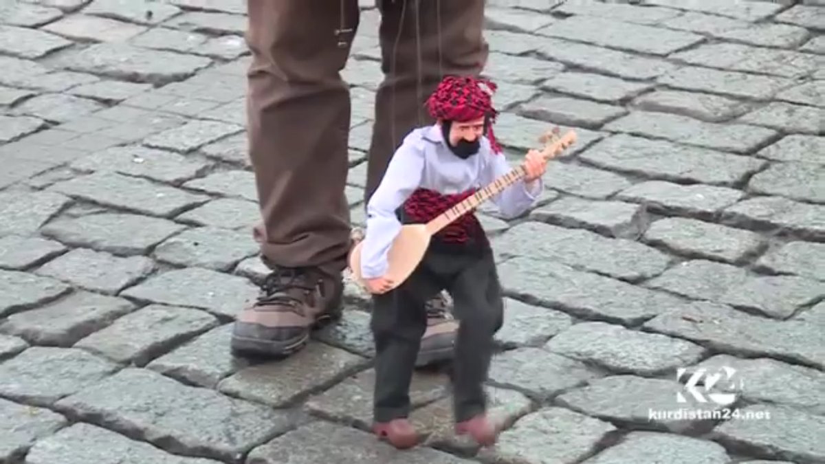 Şivan Perwer değil mi o? :)