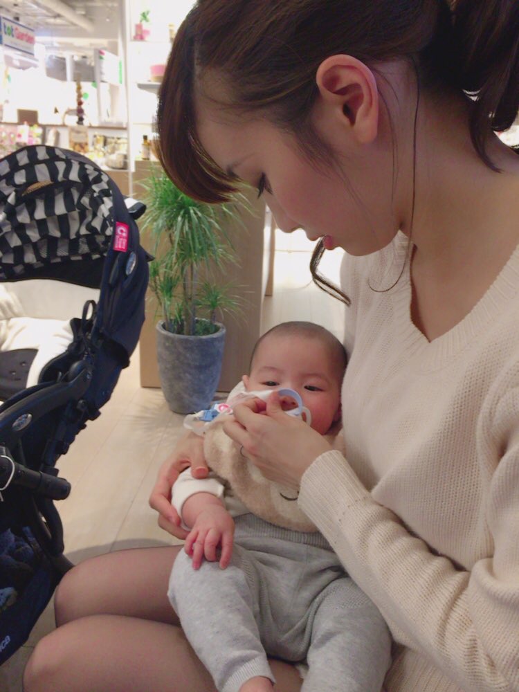 橋本 梨菜 昨日の赤ちゃんは 菜月ちゃんの赤ちゃんでした もう体型戻ってるし細いし 相変わらず可愛いし こんなママおるんやー てかんじ 妹ができた気分 よし 梨菜も仕事がんばろー T Co Dhwcxgq1yq Twitter