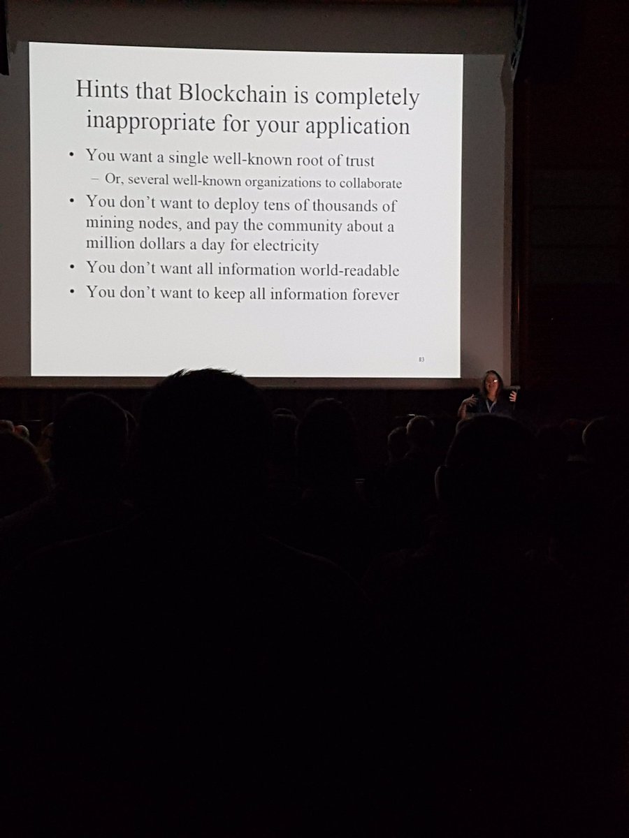 Tietoevryno's tweet photo. Da startet vi dag 2 på HackCon med et foredrag om blockchain. Av Radia Perlman #hackcon2017 https://t.co/OhHPeDeBMJ