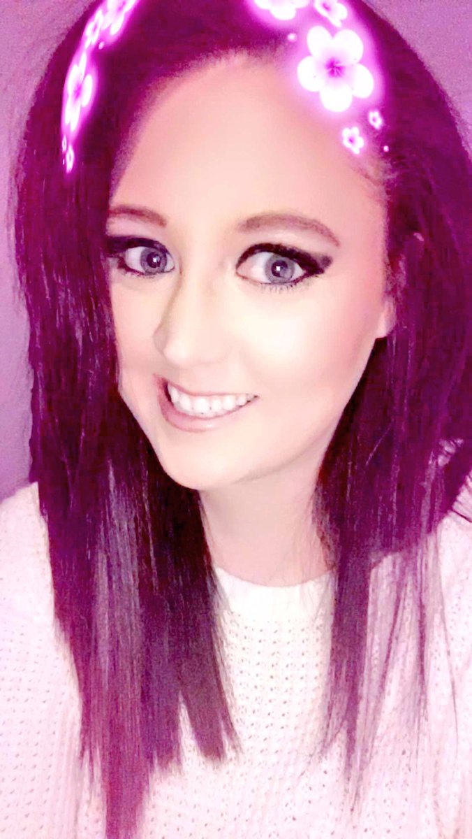 Heather_V_Drake's tweet photo. Actually put on some makeup and got out of the house yesterday! 😍💄👄#feelsgoodtobeagirl https://t.co/ayCGp4vvcp