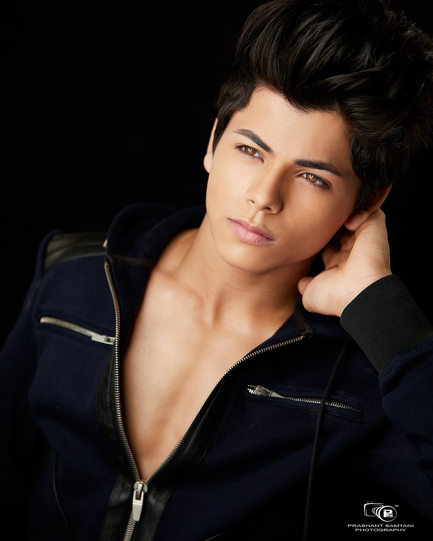 Siddharth Nigam on Twitter: Siddharth Nigam on Twitter: