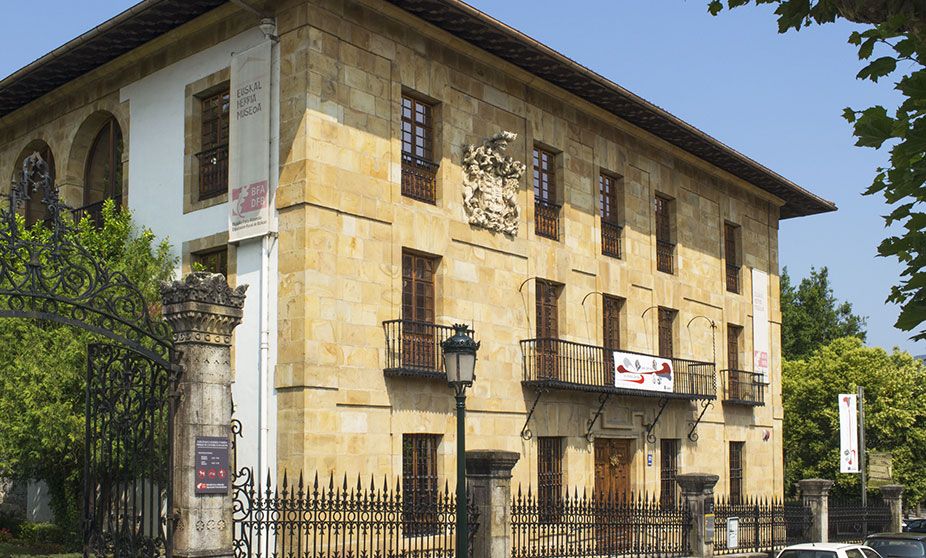 espana_guide's tweet photo. Interesado en la cultura #vasca? Entonces estos 4 museos son de visita obligada! https://t.co/MTwJBiVWKF https://t.co/fTO2DHkBPv