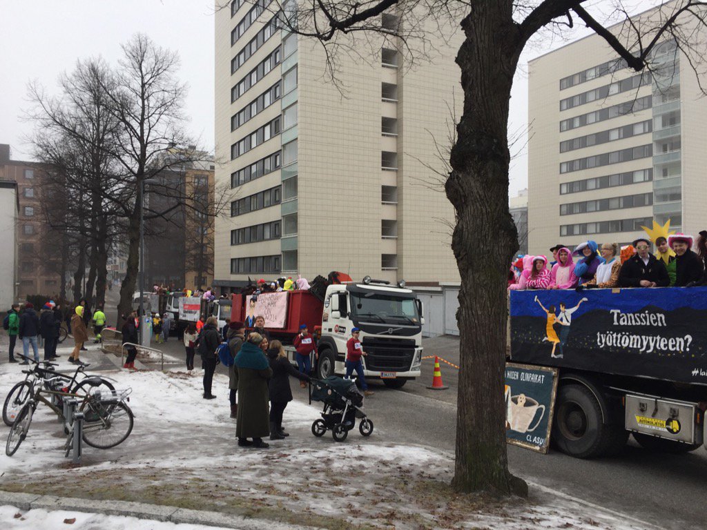 Klassillinen lukio tweet media