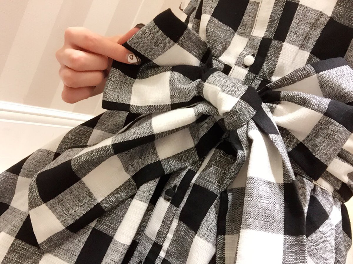 Evelyn 新宿ルミネエスト 新宿店で人気のワンピース 大きな とチェック柄がポイント リボンは前でも後ろでも 結んでいただけます ブラックとネイビーがあるので 双子コーデにもオススメ ギンガムop Bk Nv 7 90 Evelyn Scoopnest Evelyn 新宿ルミネエスト 新宿店で人気のワンピース 大きな とチェック柄がポイント リボンは前でも後ろでも 結んでいただけます ブラックとネイビーがあるので 双子コーデにもオススメ ギンガムop Bk Nv 7 90 Evelyn Scoopnest