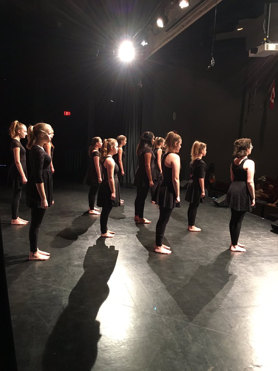 ArtsHWDSB's tweet photo. Another amazing performance by @GuyBrown_HWDSB to Rinzler! Awesome choreography! #hwdsbfancefest ! @HWDSB https://t.co/R7vuDxZDvd