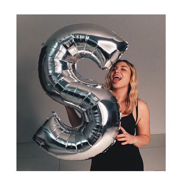 HughesModels's tweet image. #bts  @sabinasadnik the queen of #sneakpeeks | on set with @bonprix #saymyname want to see… ift.tt/2kNvWGU