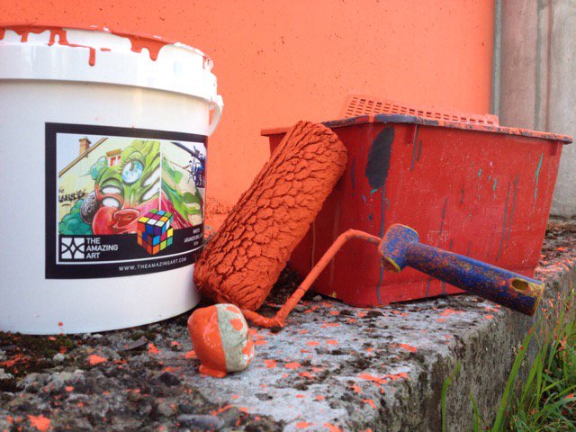 rollartpaint's tweet photo. #rollartpaint è un fondo murale base acqua per grandi superfici, appositamente formulato come supporto per applicazioni spray #graffiti https://t.co/mhCMUnf1bp