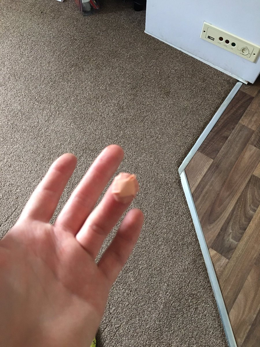 eSportsLuke's tweet photo. Eventually got the blood out and now my @thrivahealth sample is en route for testing. https://t.co/D6L3hhyZ85