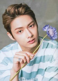 teudoongiibang's tweet photo. Nusfu x Soft x Junhui 🍧
Softies ~
#CaratSelcaDay #Nusun 💜 https://t.co/ed4NgDEMpu