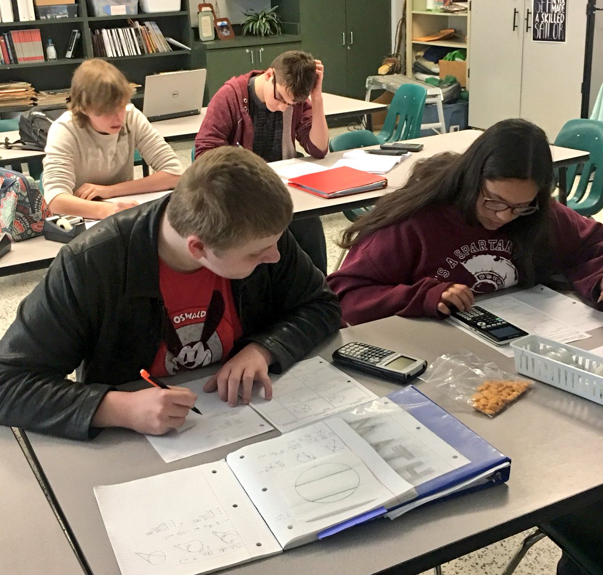 CandisHagaman's tweet photo. Learning w/sophs: How can I use the rules of angles, arcs,and segments in circles to determine missing measurements? #mathtoolkit #cechs2020 https://t.co/ivRMeK7R17