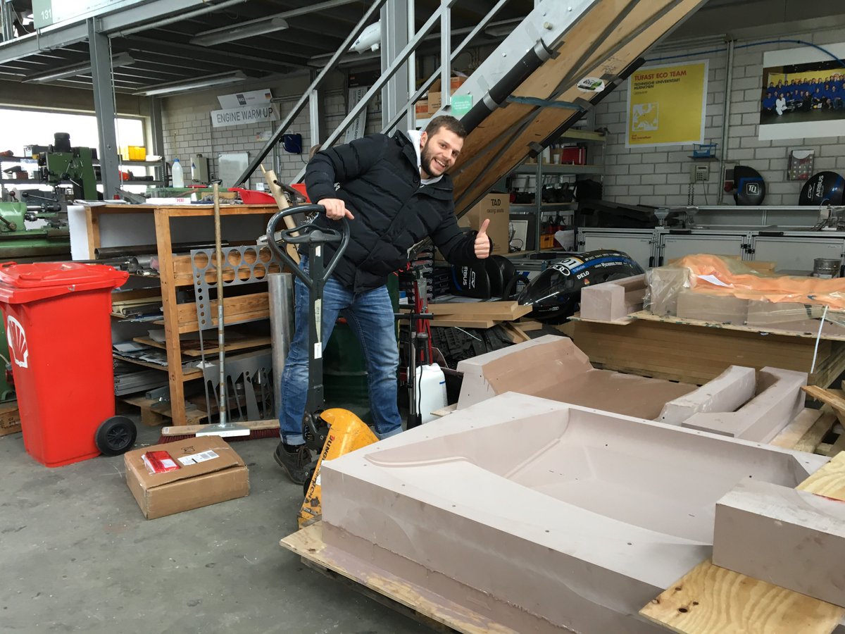 TUfast_eco's tweet photo. Get a small glimpse of our workshop! Even if semester break started already, our guys stay motivated! #neverendingdrive #TUfastEco #SEM2017 https://t.co/ArckrKxKPd