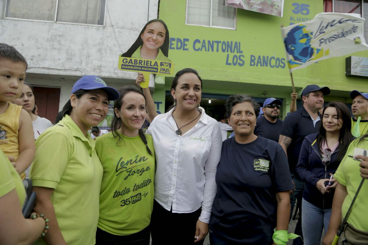 carmenlu15201's tweet photo. Gabriela Rivadeneira seguirá construyendo el buen vivir para los ecuatorianos #QuitoLeninContigo https://t.co/HsXt8RYtPN https://t.co/Y7q8BCrYDF