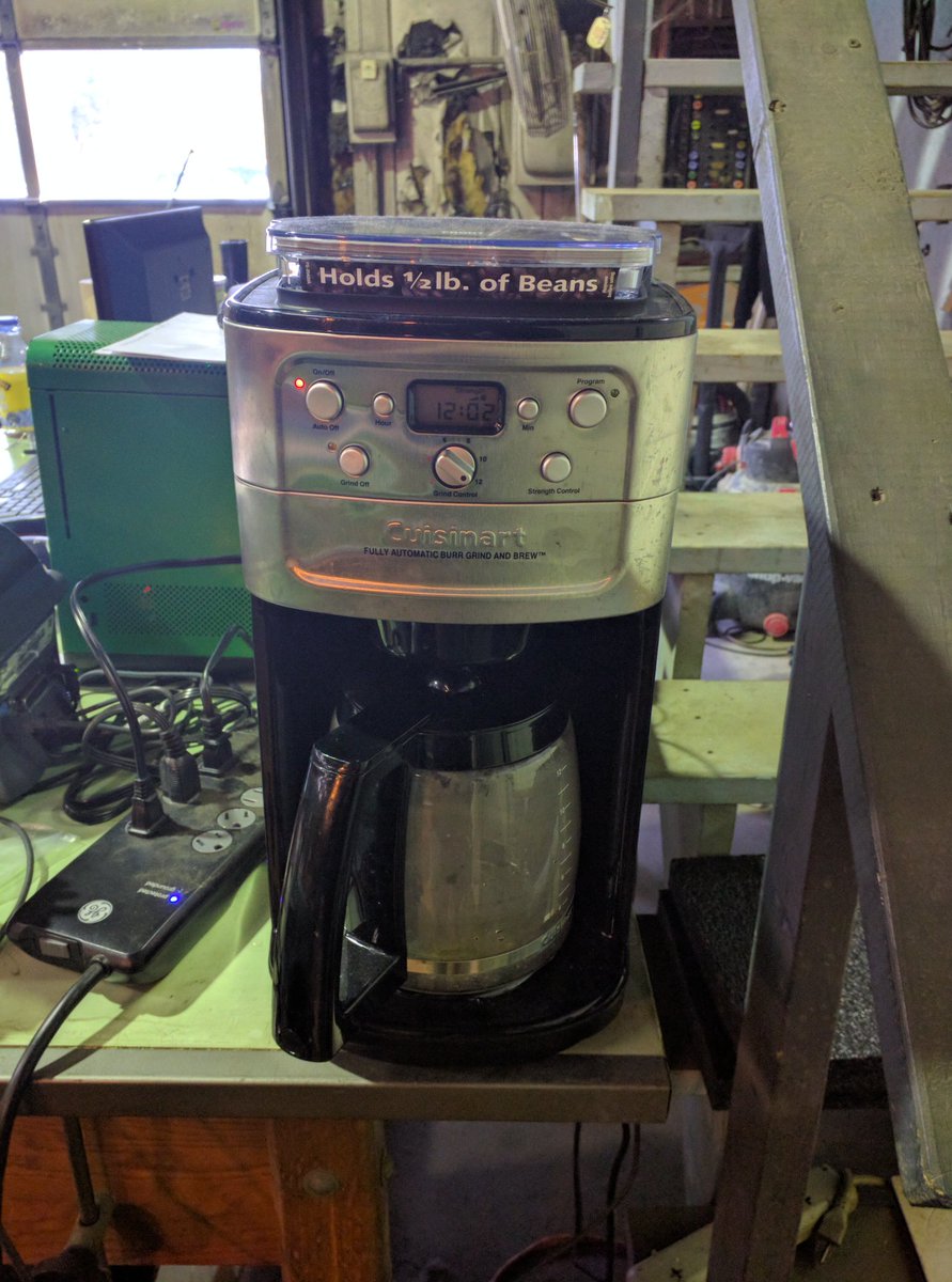 CrocBoxSports's tweet photo. Coffee is for closers! #coffee #coffeeisforclosers #greatday #working #sports #crocbox #shopwork #freshbrew https://t.co/wUJ0qTUB2U