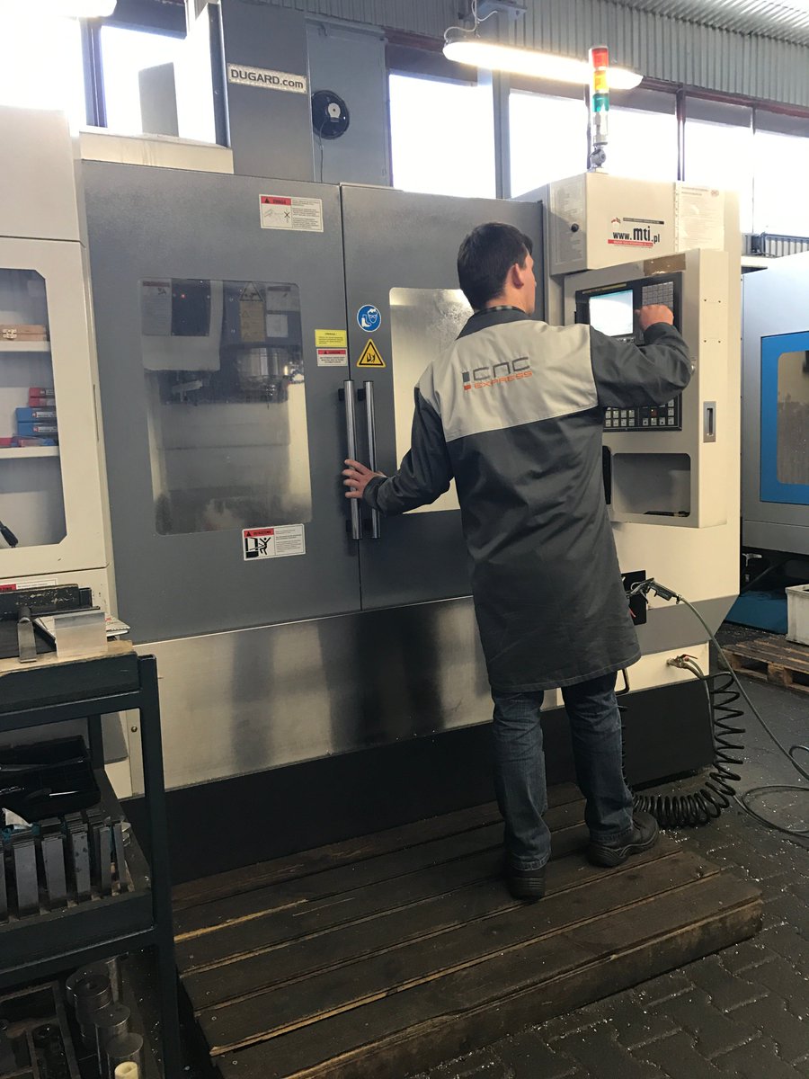kadrycnc's tweet photo. #kadrycnc #miling #cnc #frezer #operator #praca #kurs #szkolenie https://t.co/1T01osNie3