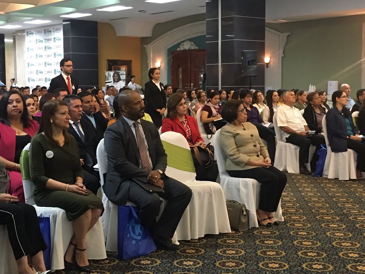 Se está desarrollando el evento de cierre de Proyecto METAS en la ciudad de Tegucigalpa. #PoneteMETAS
