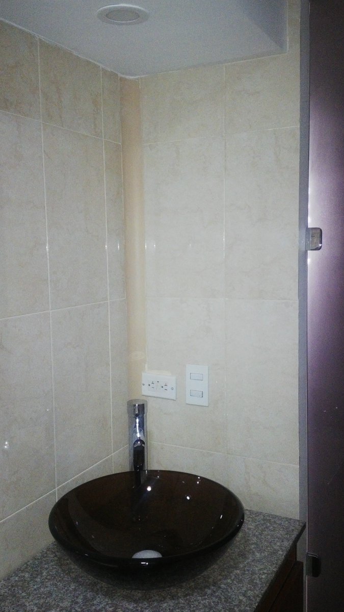 multizocalos's tweet photo. Media Caña Y accesorios instalada en baños ayuda a las Amas de casa en la limpieza evita acumulación de hongos y da un plus a tus  baños https://t.co/gu7LidCfAy