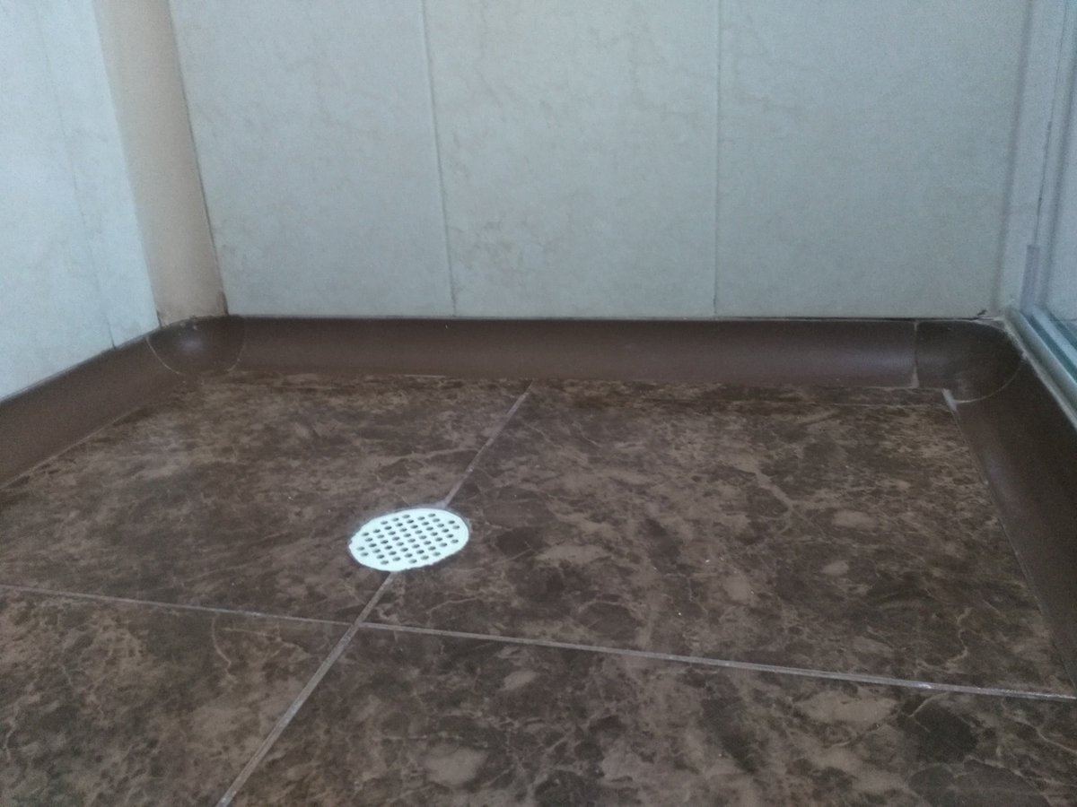 multizocalos's tweet photo. Media Caña Y accesorios instalada en baños ayuda a las Amas de casa en la limpieza evita acumulación de hongos y da un plus a tus  baños https://t.co/gu7LidCfAy