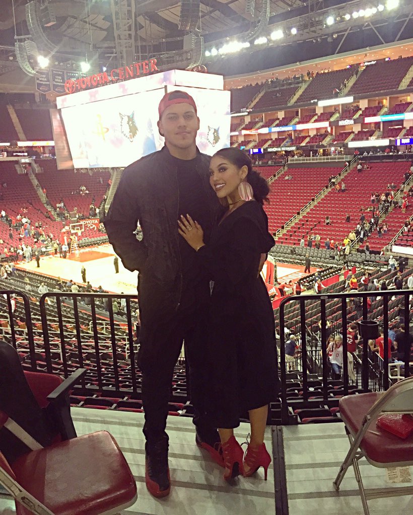 Senoritagordaa's tweet photo. Last nights Rockets game 🚀 Valentine's Day with this Handsome man❤️ #clutchcity https://t.co/lywQUTC1Le