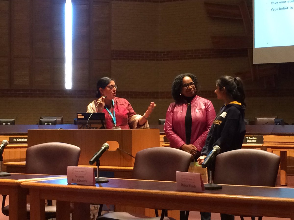 PortCreditSS's tweet image. PCSS student Maya Lota recognized by Trustee    @nurse_suzanne for designing the Sharing Our Journeys conference poster #PEELSOJ17