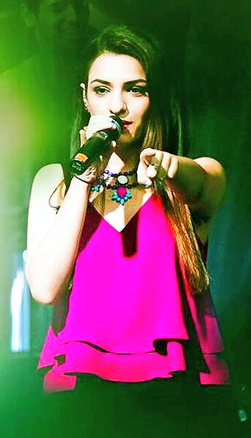 AmaalMallik's tweet image. #KarGayiChull completes a year !
I was struggling to find the right voice &amp;amp;. @Sukritikakar last minute came &amp;amp; saved the day 👏🏻👏🏻

#136MViews