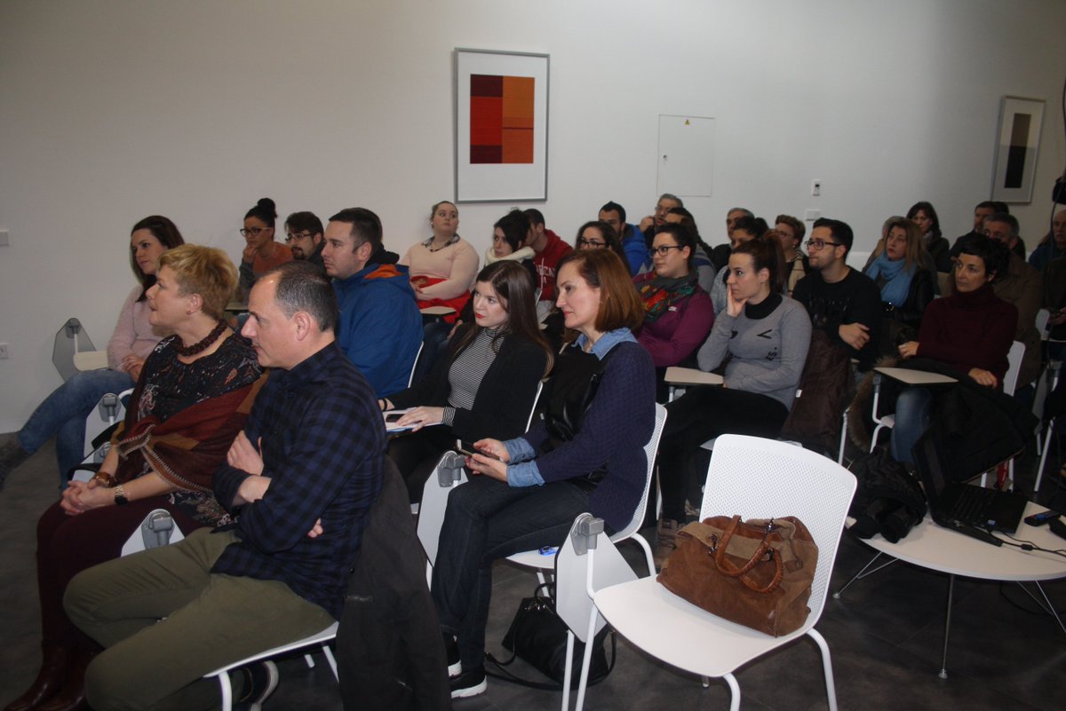 CPEC_Cehegin's tweet photo. Gran acogida hoy del evento #CañaEmprendedora @infoRMurcia en el CPEC ¡Gracias a todos los asistentes, colaboradores y ponentes! https://t.co/j12ZNMRdjT