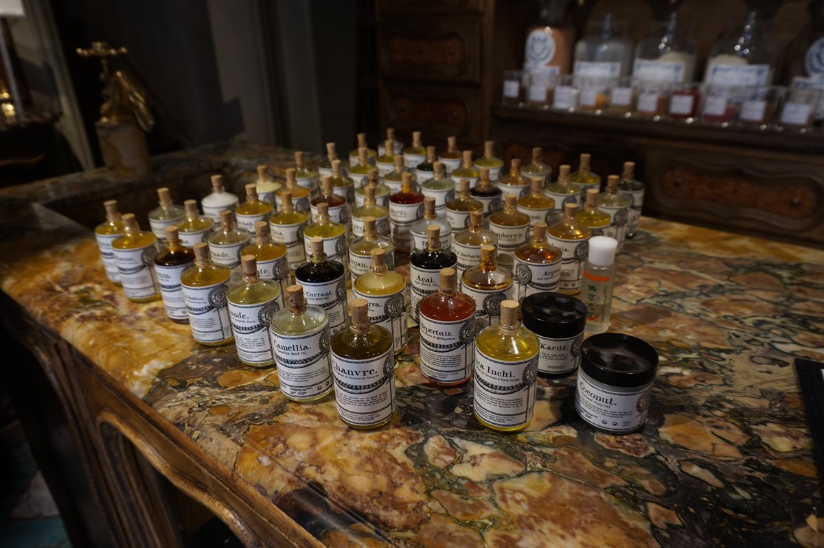 my_lopy's tweet photo. Back to the natural ! Discover apothecary houses in Paris ! π±
#Paris #Apothecary #MYLOPY https://t.co/wCBW798qGG https://t.co/xnjPtH9GGa