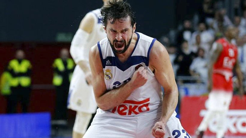 elbernabeucom's tweet photo. Llull: "En el Madrid soy feliz, es donde disfruto jugando al baloncesto" https://t.co/Hqxt7iAfok https://t.co/o4pyUkm7O2