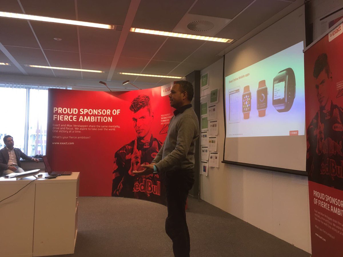 Exact_NL's tweet photo. @eugenepattikawa inspireert met zijn knowhow over mobile devices &amp; wearables. De studenten van @hsrotterdam zijn onder de indruk. #EYED https://t.co/DsKaQgzFAy