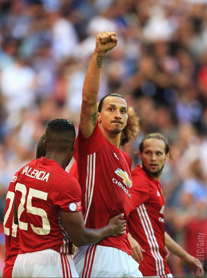 ManUtd_ID's tweet photo. Zlatan paling sering mencetak gol ke Saint-Etienne (14 gol dari 13 laga). RT jika kamu yakin Zlatan akan mencetak gol malam ini! #MUFCID https://t.co/ClqSE27xje