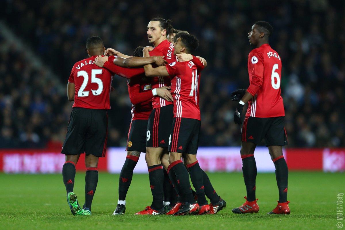 ManUtd_ID's tweet photo. Zlatan paling sering mencetak gol ke Saint-Etienne (14 gol dari 13 laga). RT jika kamu yakin Zlatan akan mencetak gol malam ini! #MUFCID https://t.co/ClqSE27xje