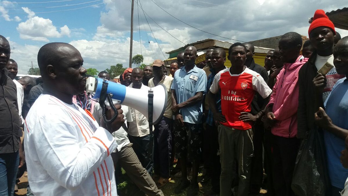 EnoshBolo's tweet photo. TODAY IN NDHIWA:Mobilizing residents of Sikwadhi to register to vote.
#BolneBolo #Vote4Bolo https://t.co/cuxXOg6qn9