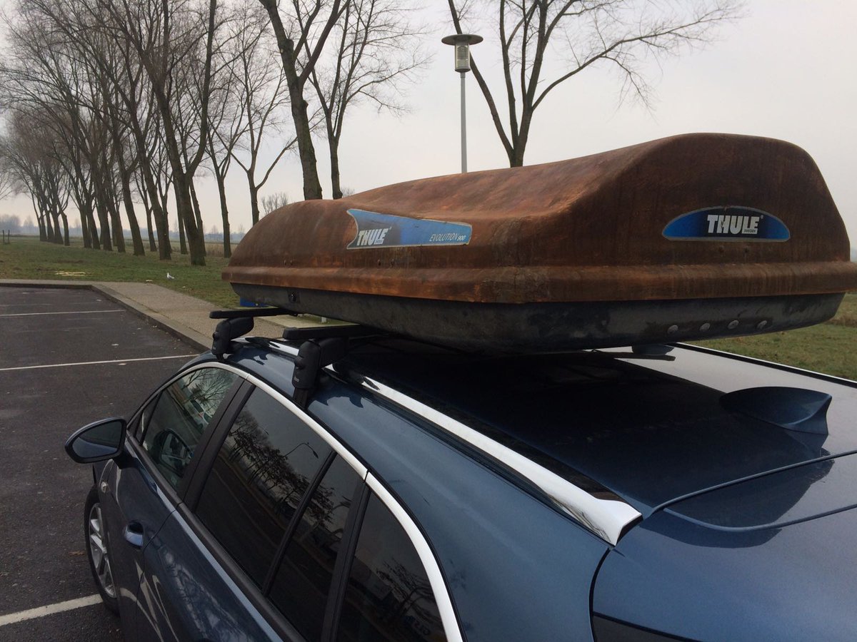 wijckshaarlem's tweet photo. Cool combination. Old vs New #Novacolor #ironic mooi of niet, appart is het zeker 😎 https://t.co/uRUssRGH2s