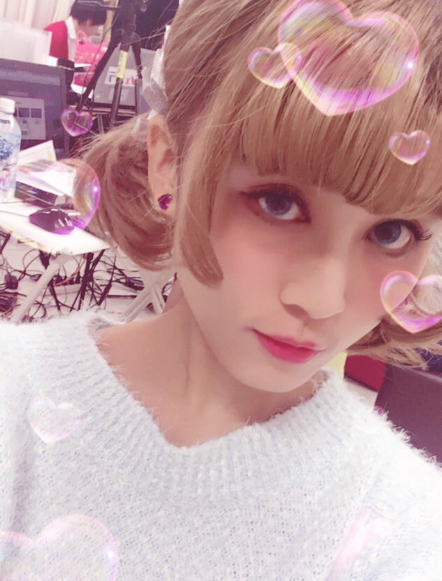 ku_chaaan's tweet photo. 🐰マシェラバ生放送15分前 🐶 https://t.co/JlMRv95TXs