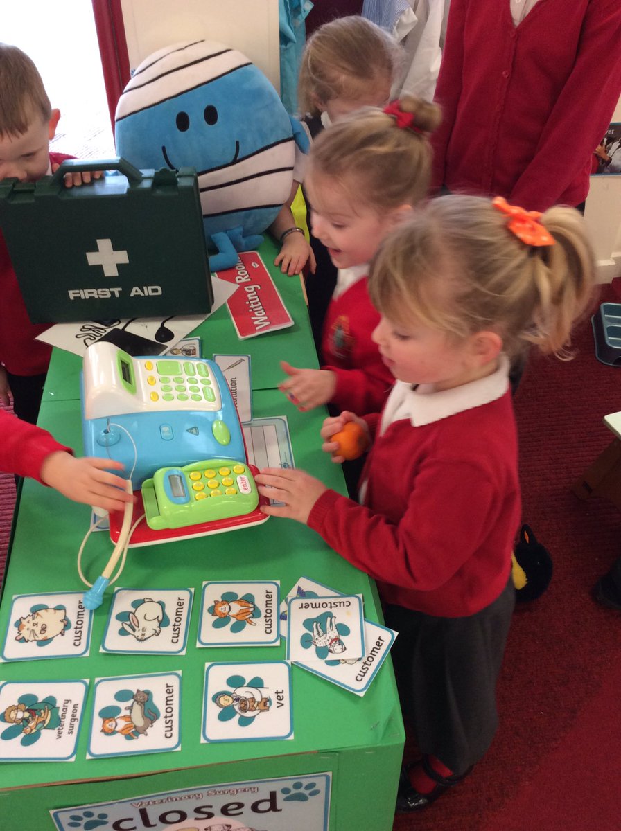 EPA_KittensFS1's tweet photo. Caring for the poorly animals in our vets (just like Princess Pearl in the Zog story we read!) @EastfieldPri https://t.co/0MpLAq1F3l